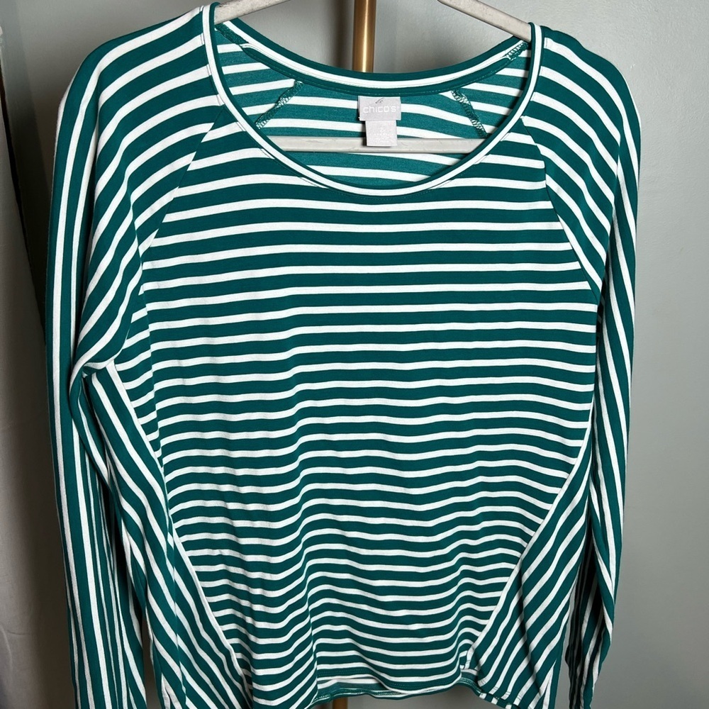 Chico's Green Fitted Long Sleeve Tee
